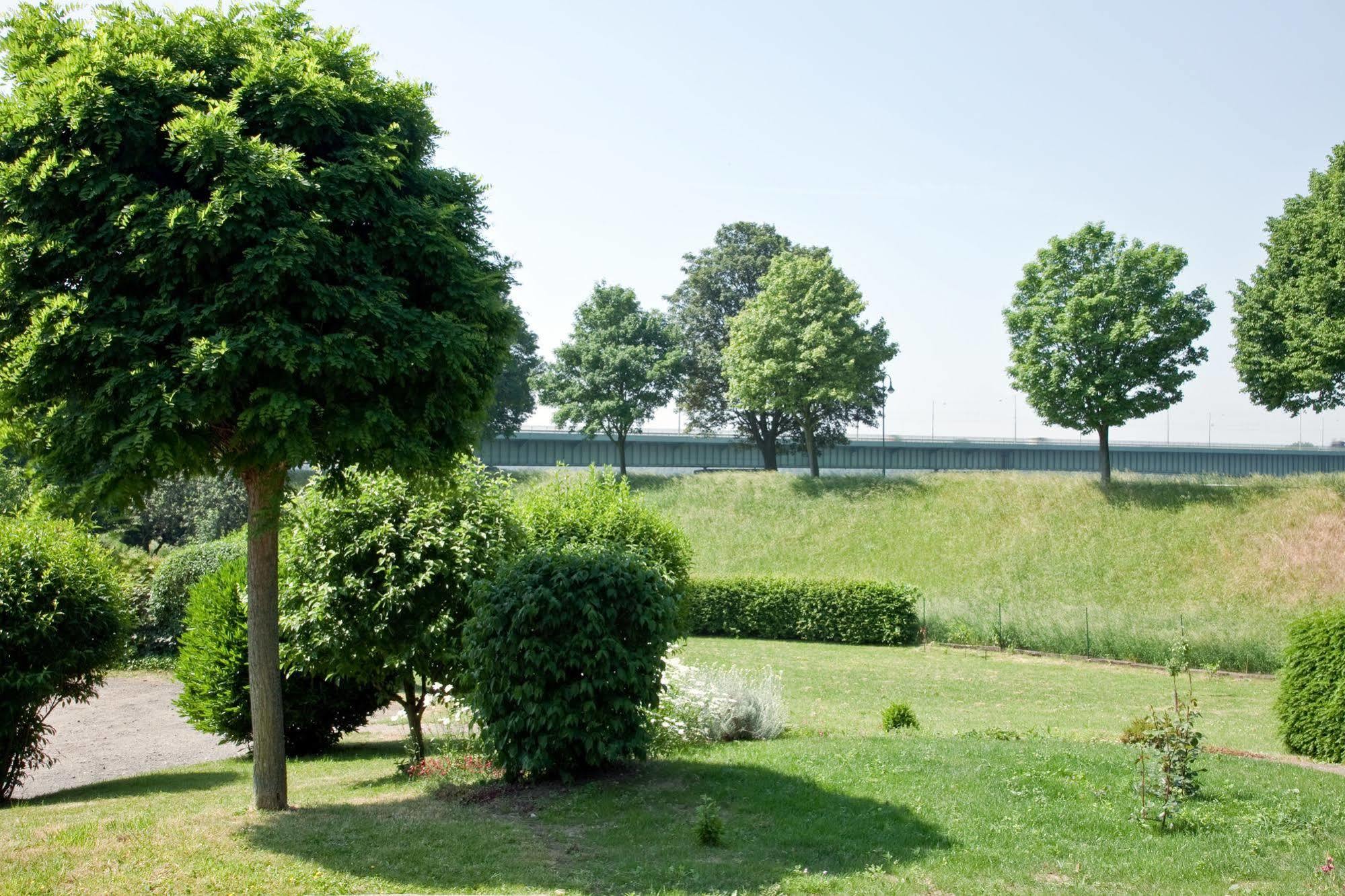 Hotel Chrisma Düsseldorf Extérieur photo